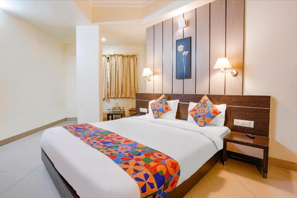 Hotel Gandharva Residency Swargate à Pune Extérieur photo