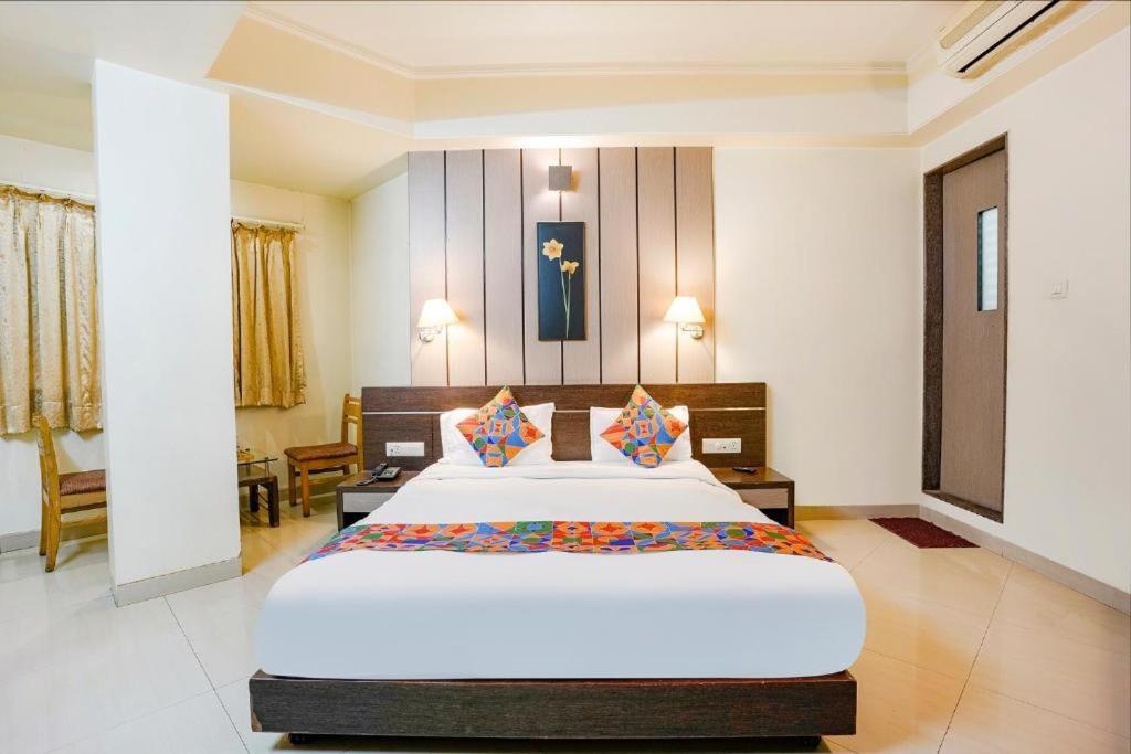 Hotel Gandharva Residency Swargate à Pune Extérieur photo