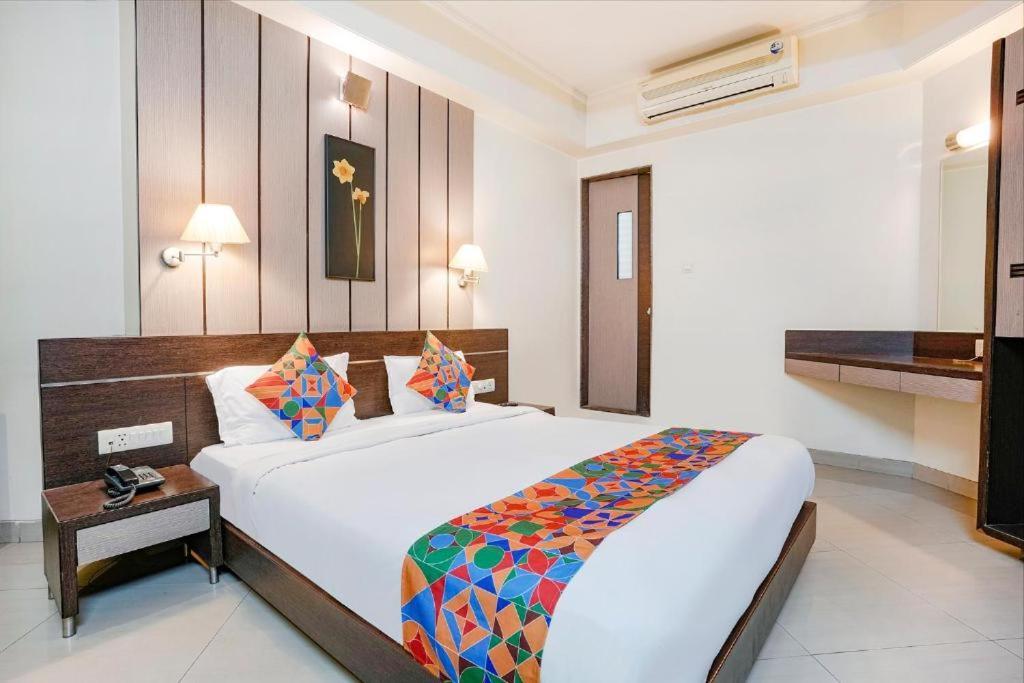 Hotel Gandharva Residency Swargate à Pune Extérieur photo