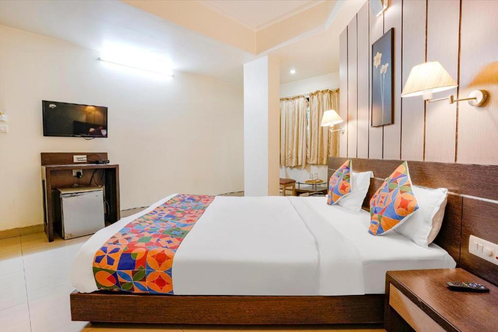 Hotel Gandharva Residency Swargate à Pune Extérieur photo