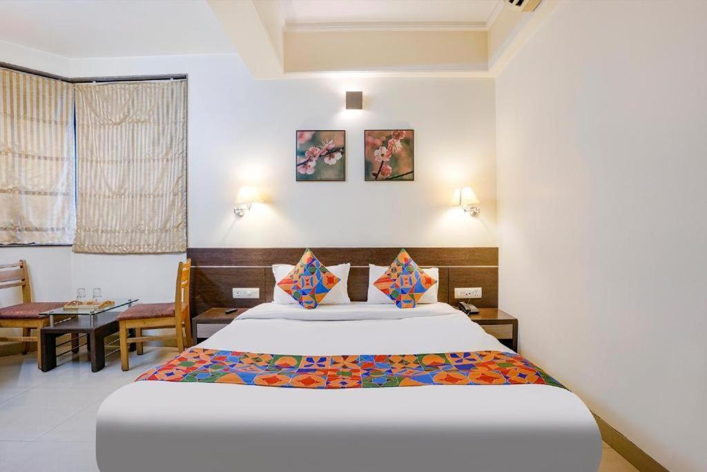 Hotel Gandharva Residency Swargate à Pune Extérieur photo