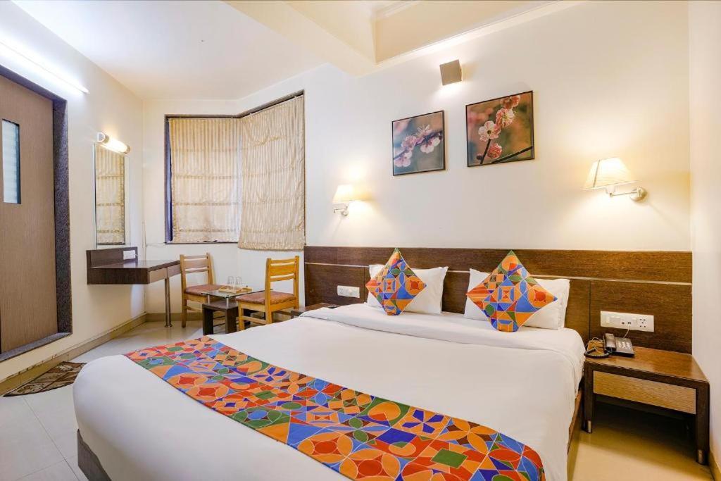 Hotel Gandharva Residency Swargate à Pune Extérieur photo