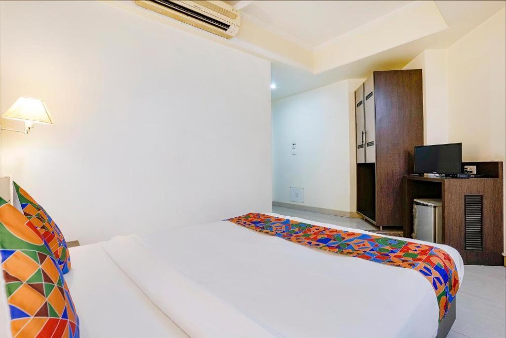 Hotel Gandharva Residency Swargate à Pune Extérieur photo