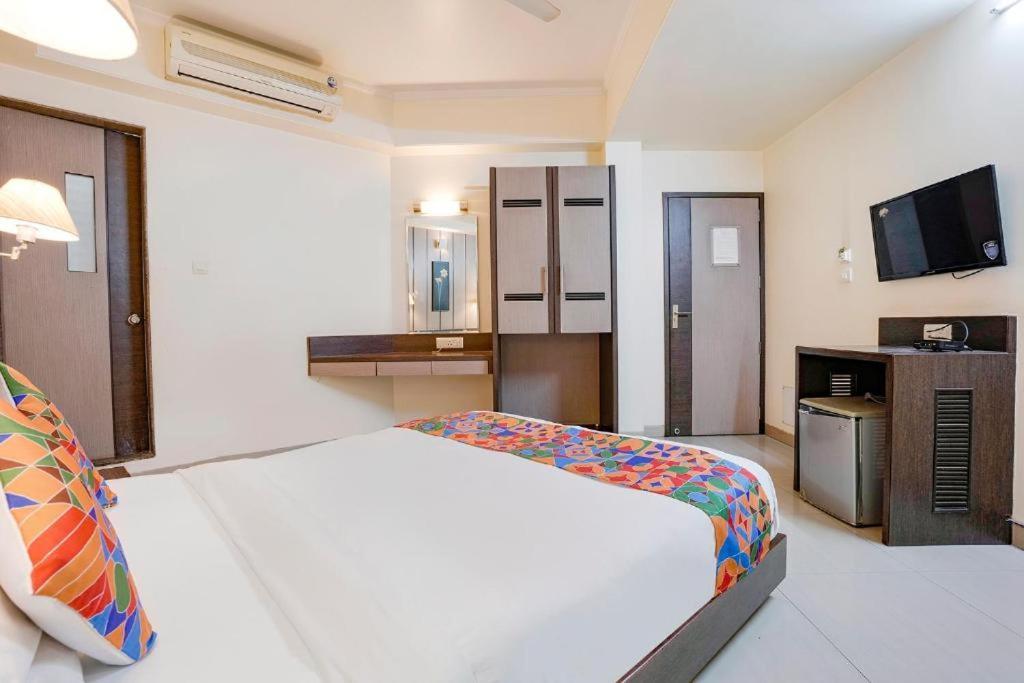 Hotel Gandharva Residency Swargate à Pune Extérieur photo